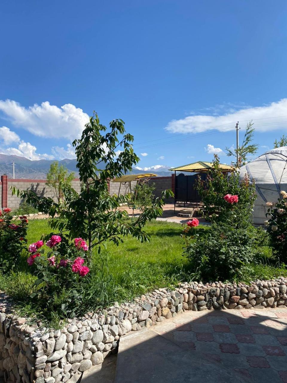 Bokonbayevo Svetlana Guest House מראה חיצוני תמונה