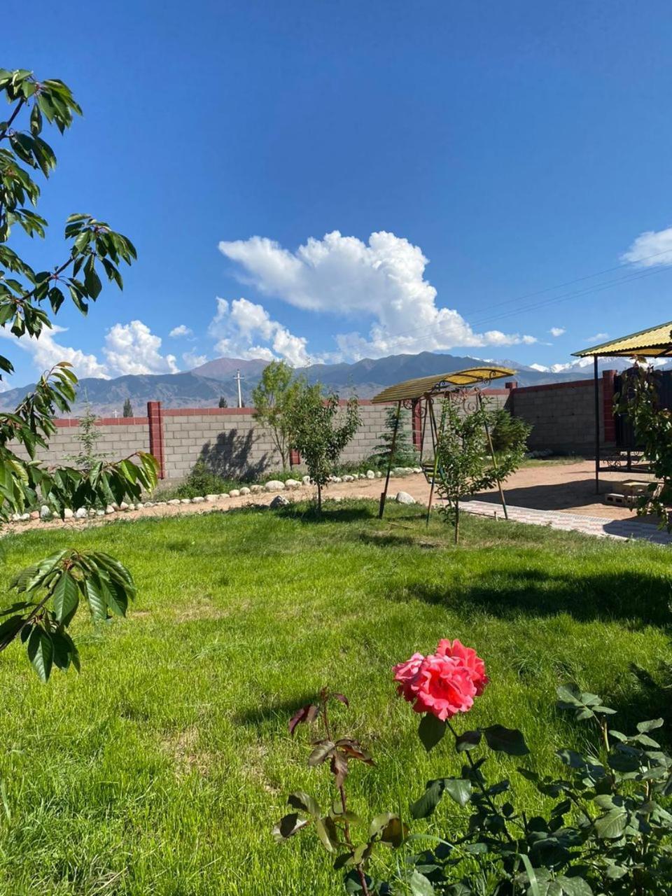 Bokonbayevo Svetlana Guest House מראה חיצוני תמונה