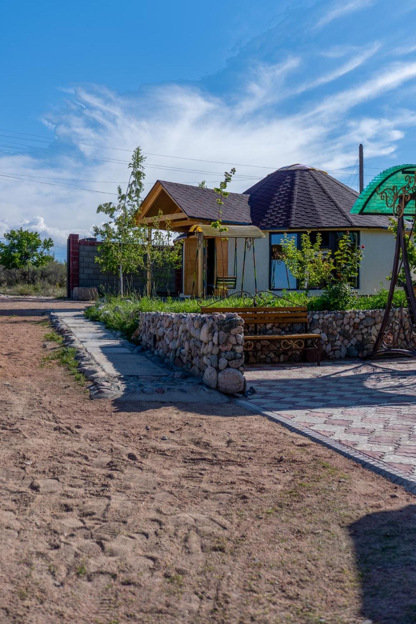 Bokonbayevo Svetlana Guest House מראה חיצוני תמונה