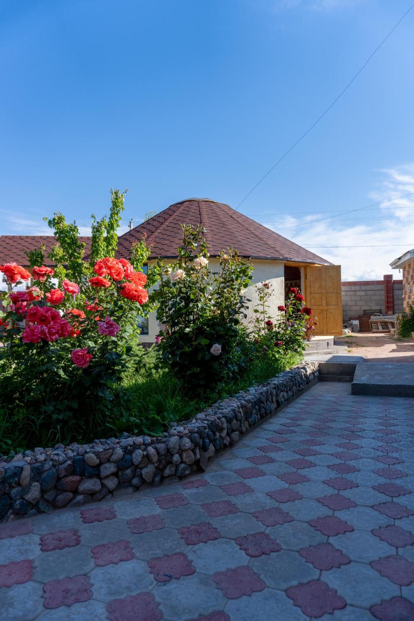 Bokonbayevo Svetlana Guest House מראה חיצוני תמונה