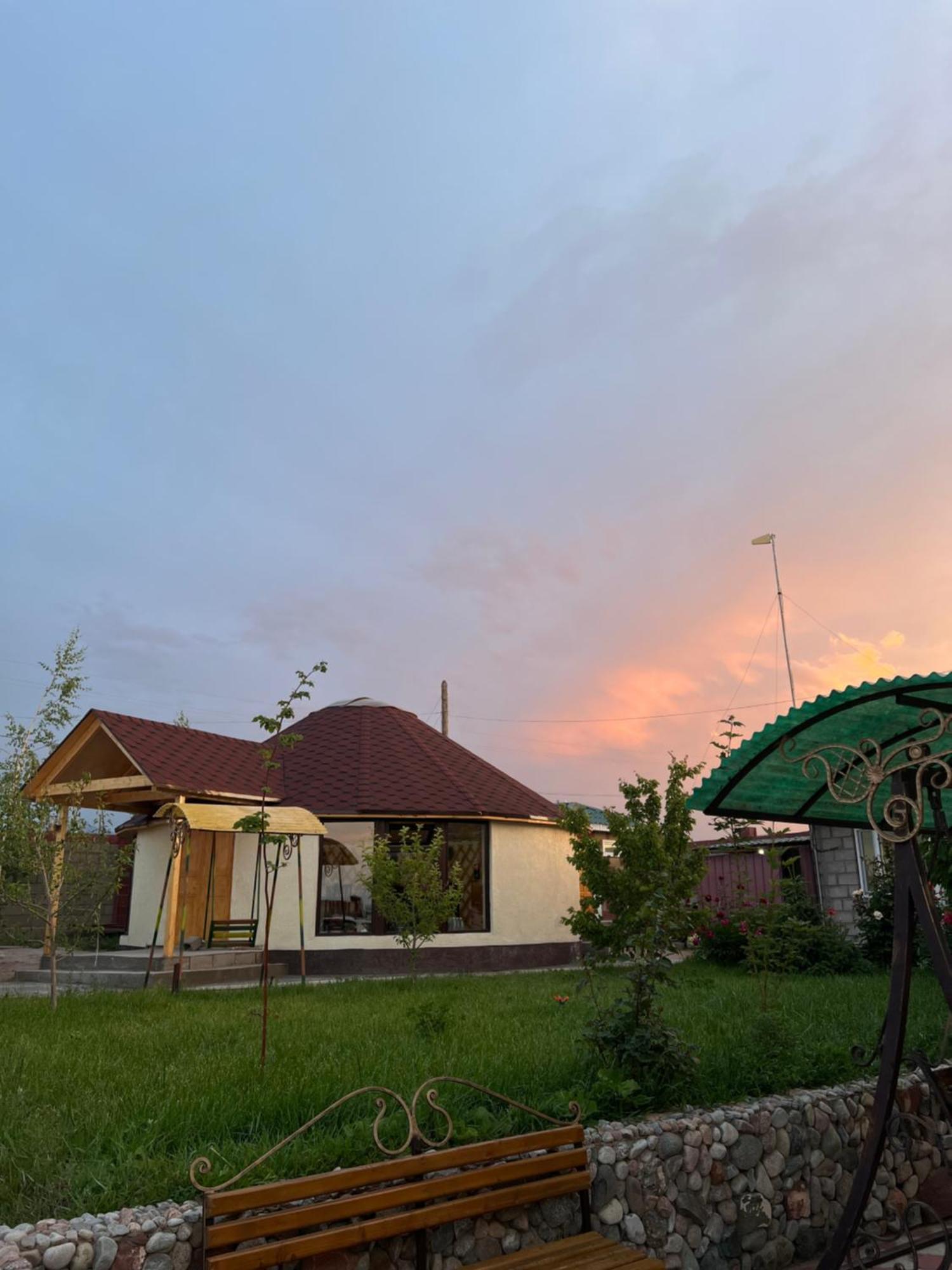 Bokonbayevo Svetlana Guest House מראה חיצוני תמונה